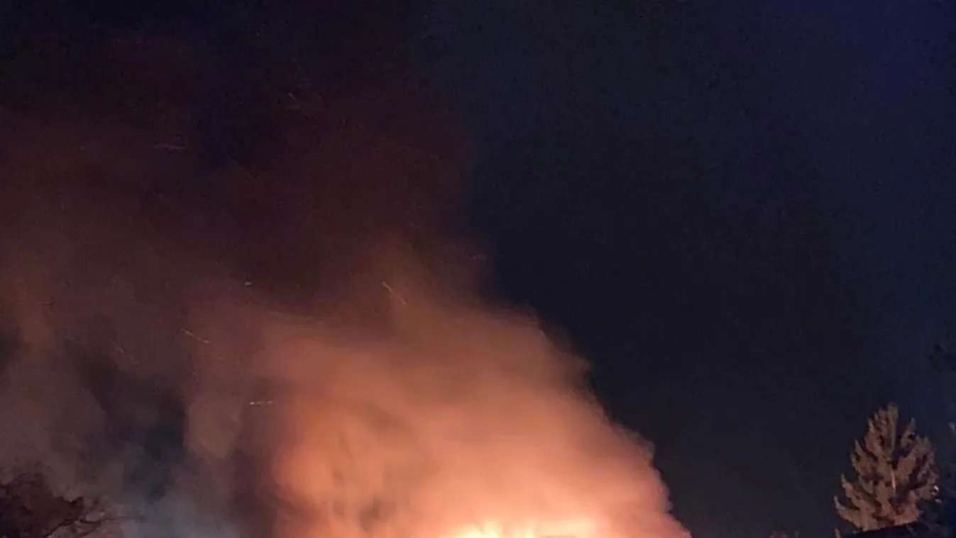 „Mi ki tudtunk menekülni, de mindenünk odalett” – leégett a házuk, segítségre szorul az újpesti focista családja