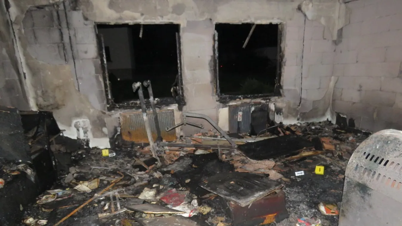 Rágyújtotta a házat élettársára a mányi asszony, a szomszédok mentették ki a férfit az égő házból – fotók