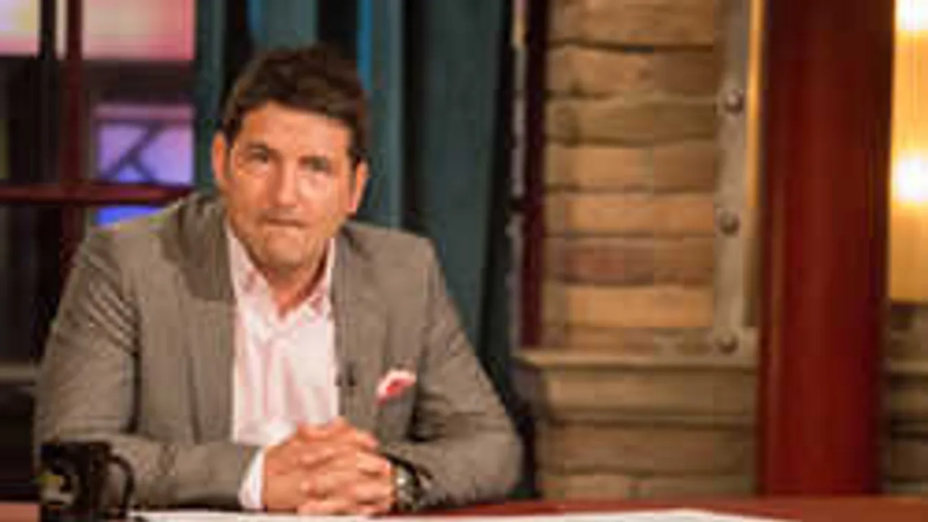 Lesifotó, így mulatott a pesti éjszakában Hajdú Péter exe