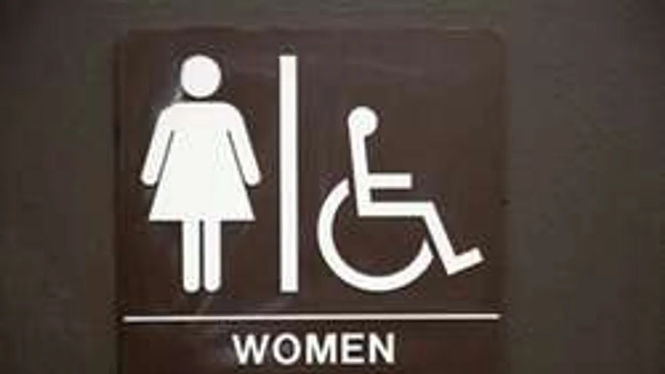 Két éjszakára bezárták a könyvtári vécébe!