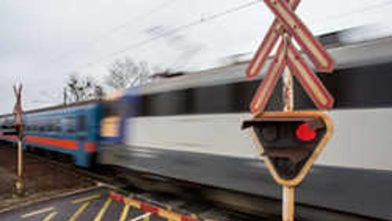 Most érkezett: vasúti baleset történt Fótnál, leállt a forgalom