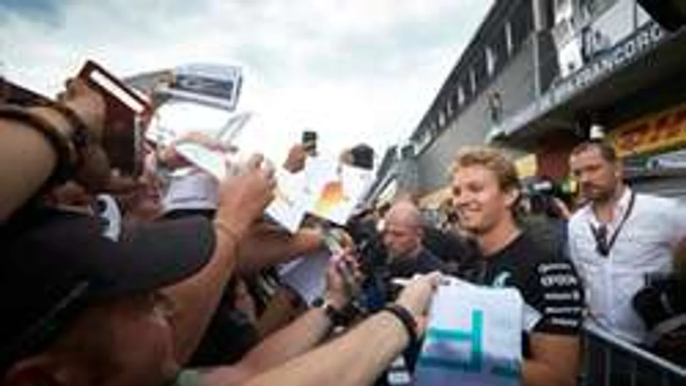 Gyerekéletet mentett a Forma-1 sztárja!