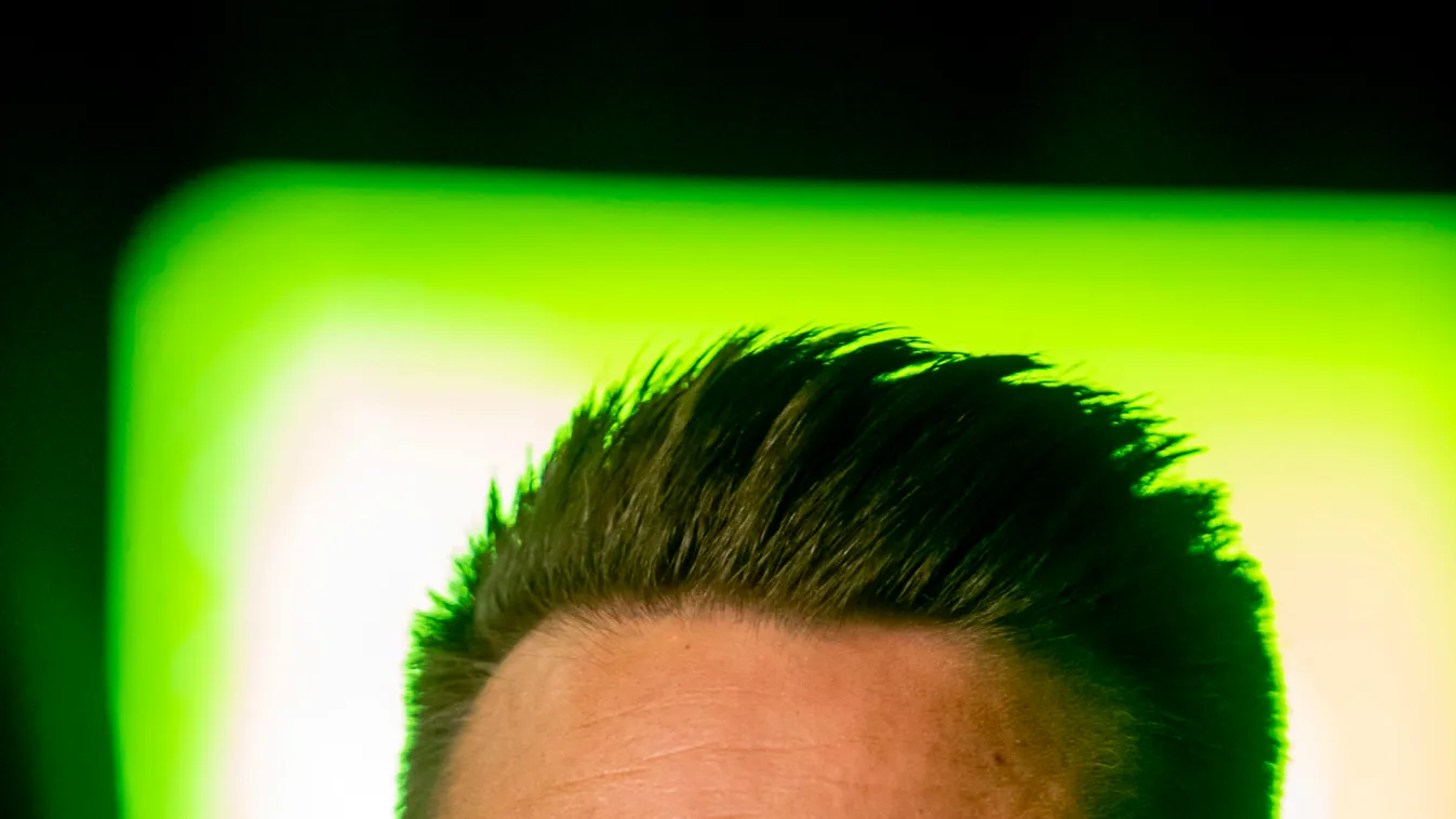 Szívmelengető: gyönyörű családi fotókat posztolt Ákos