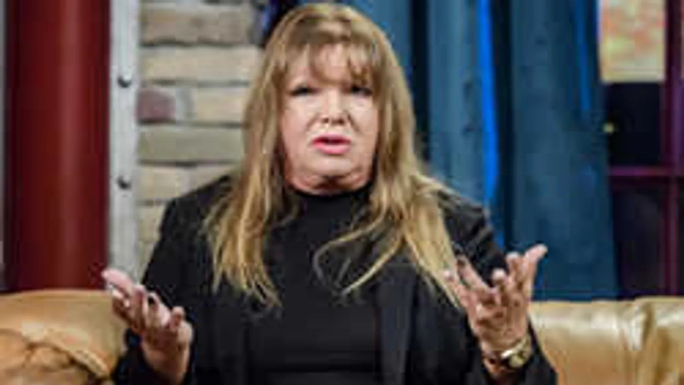 Elképesztő történet: Világsztárok kínálták droggal a magyar énekesnőt