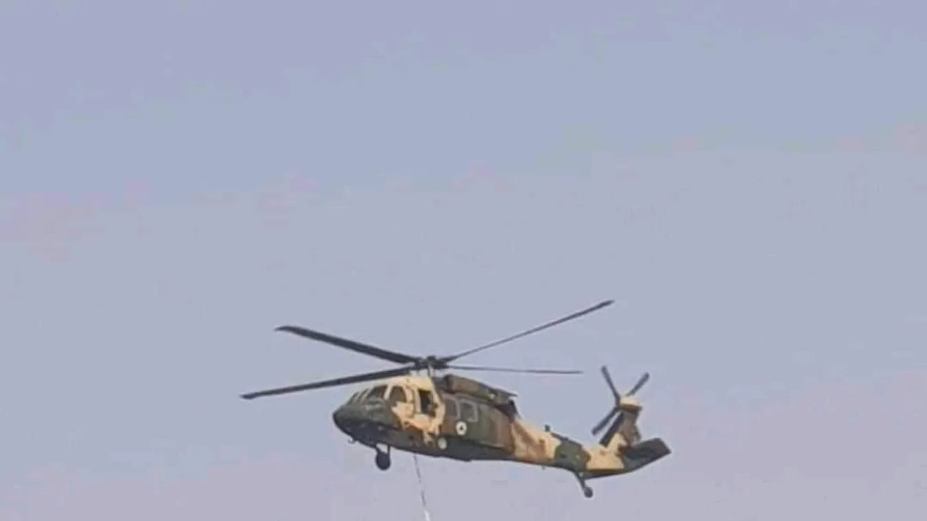Amerikaiaktól zsákmányolt helikopterekre akasztanak civileket az iszlamista tálibok