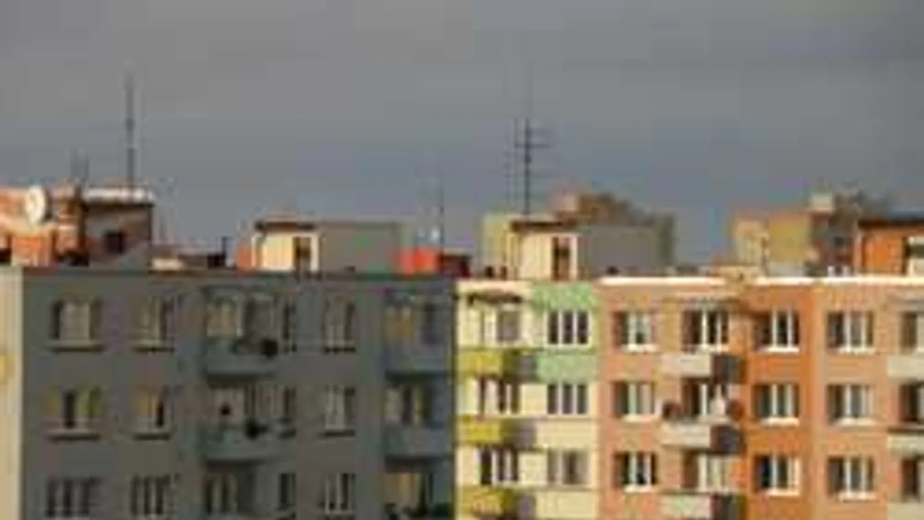 Elég a kifosztásból: maffiamódszerekkel húzzák ki a lakást az adósok alól