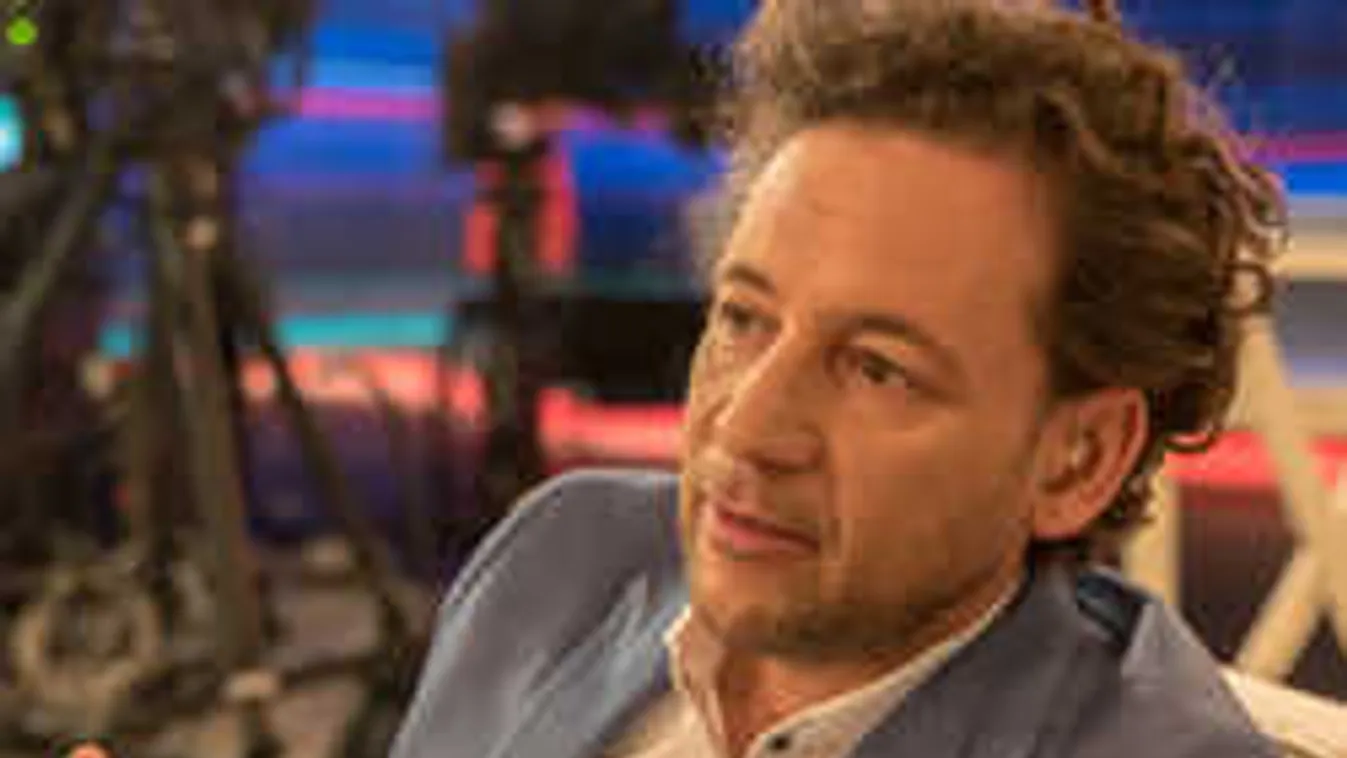 Istenes Laci meghitt családi fotót posztolt