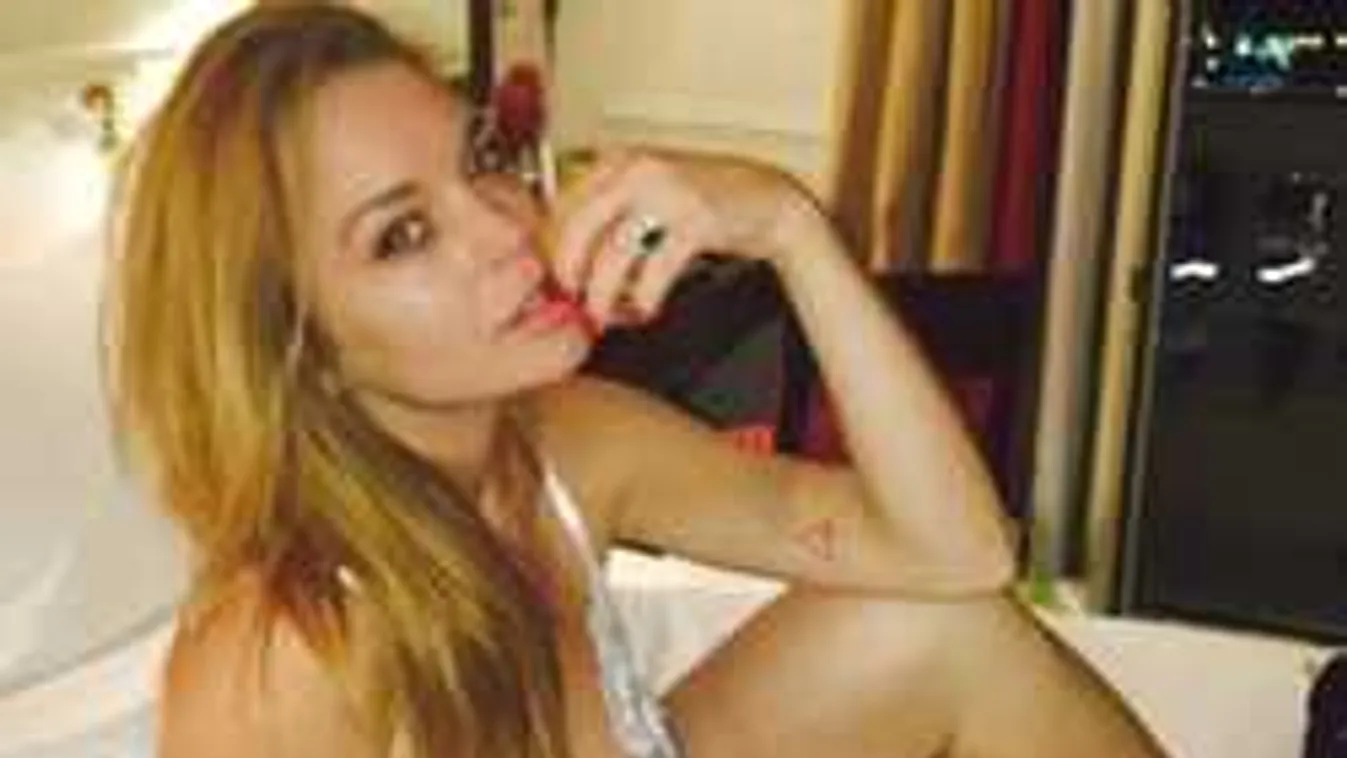 Hűha, anyaszült meztelen szelfivel ünnepel a 33 éves sztárszínésznő