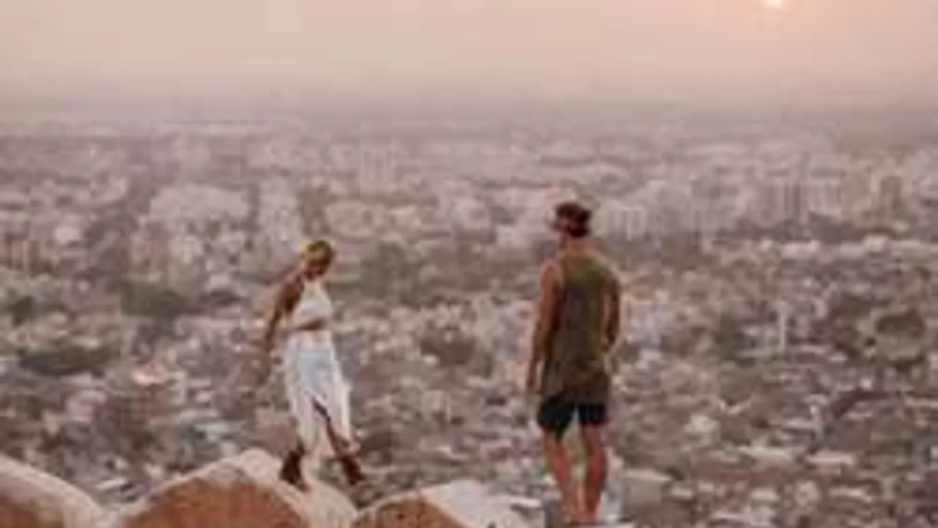 A világ legbátrabb munkavállalója felmondott, azóta hátizsákba tömi a pénzt