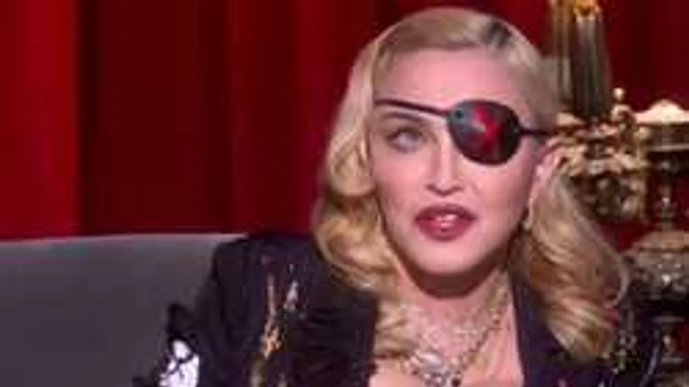 Saját rajongóit is sokkolta Madonna, őrült jelmezben lépett utcára