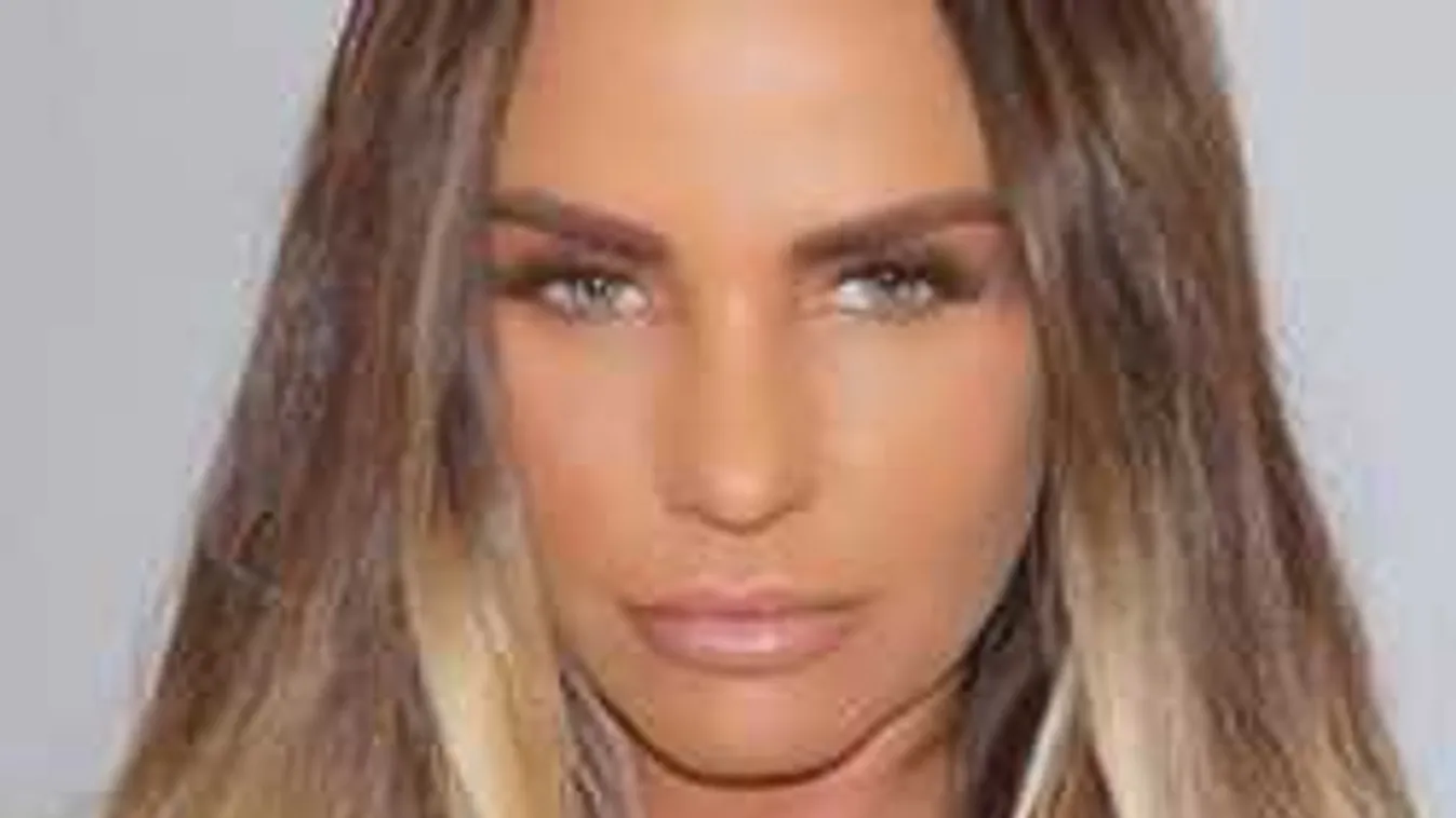 Meztelen képeket mutatott magáról a gyerekeinek a sztármami