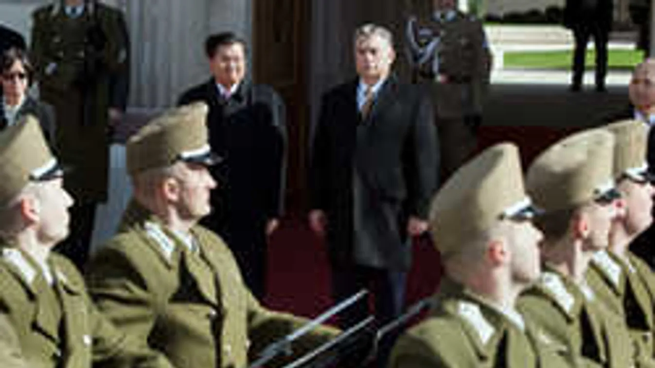 Stratégiai partnerség, gazdasági és oktatási együttműködés Laosszal