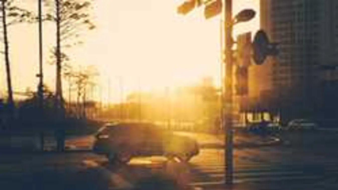 Meztelen férfi miatt bénult meg a forgalom Győrben