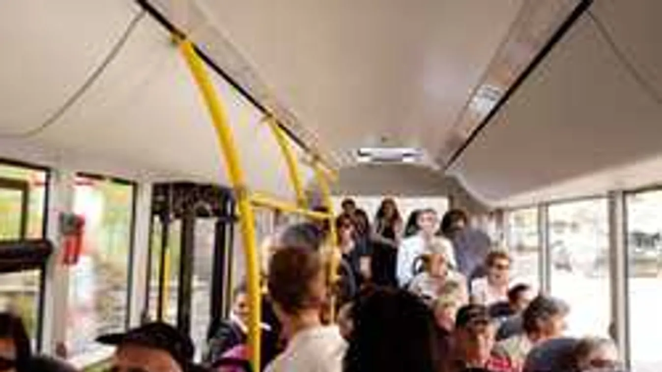 Nagyon durva videó készült egy buszon utazó férfiról