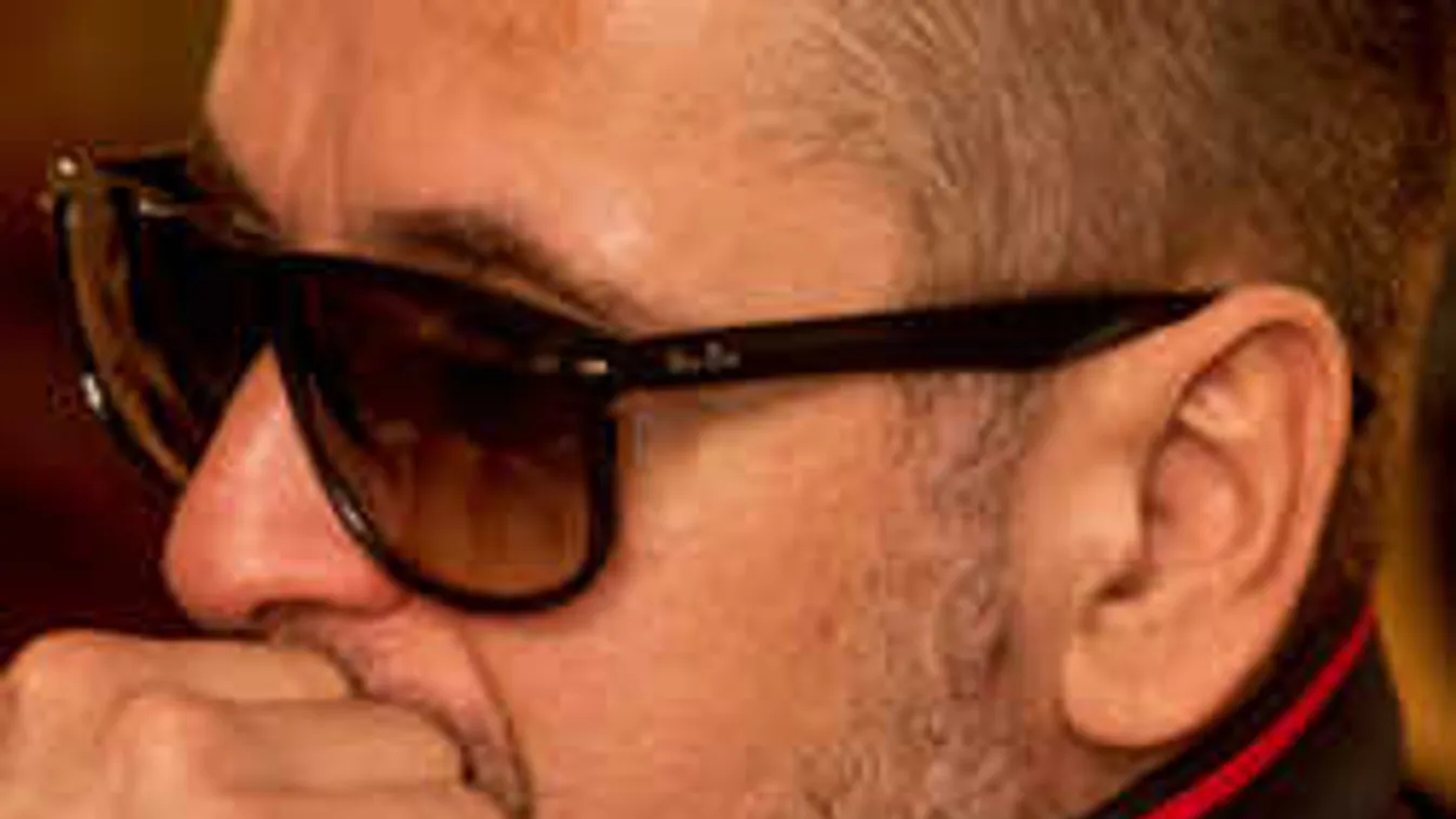 Majka besokallt, durván nekiment az őt kritizálóknak