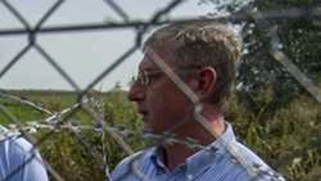 Gyurcsány magyarok helyett migránsokat akar