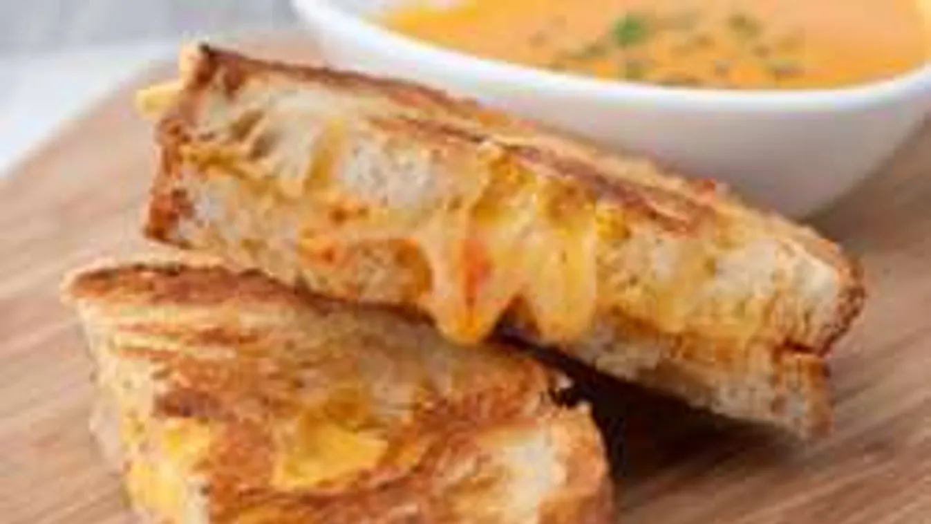 Ledőlt délután pihenni, de belefulladt a sajtos szendvicsébe