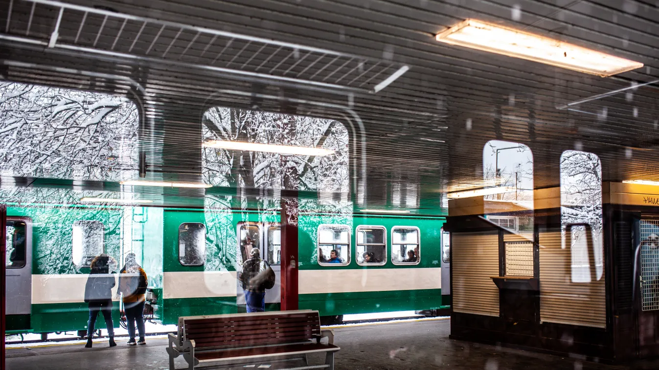 Kiakadt az édesanya: lekapta a 16 éves lányát egy negyvenes, pocakos pasi a HÉV-en