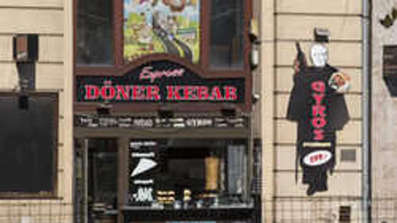 Végre Budapestre hozzák a magyar lányt megerőszakoló afgán migránst