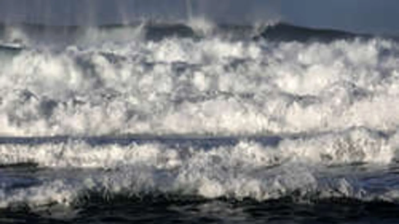 Partra kicsapó óriáshullám tépte ki a babát a nagyapja kezéből