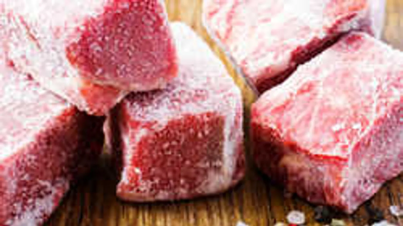 Így olvasszuk ki a fagyott húst 10 perc alatt