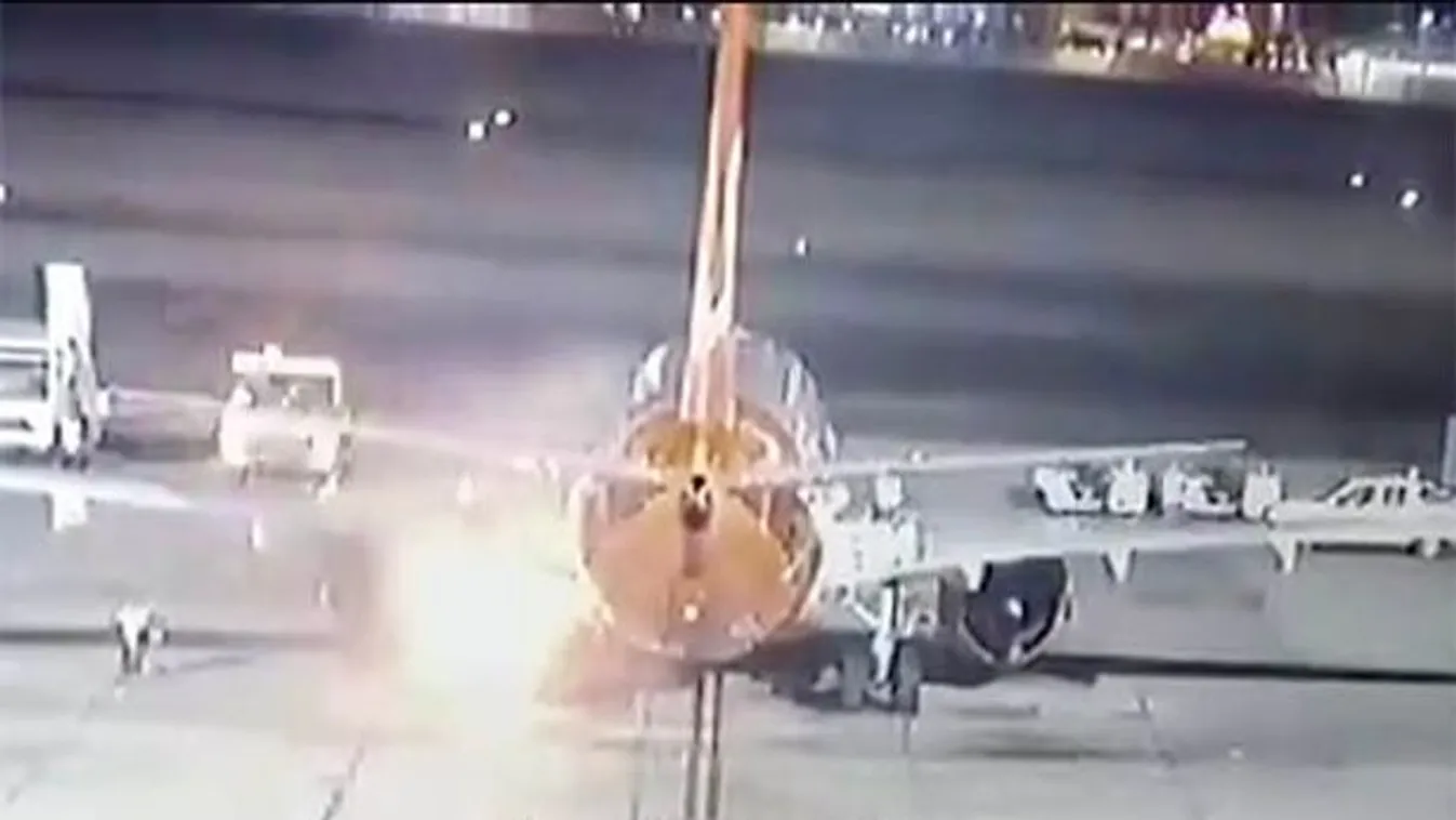 Pánik a fedélzeten: Tűzgolyóvá vált a repülőgép kereke