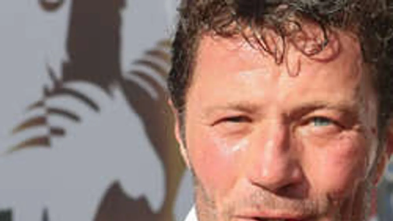 Büfésnő, vagy unalom? Õskáosz Stohl András szakítása körül