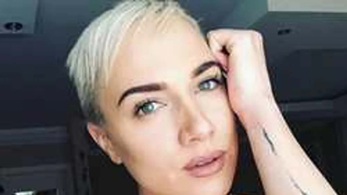 Örömhírt jelentett be Tóth Gabi, szerelme megkérte a kezét