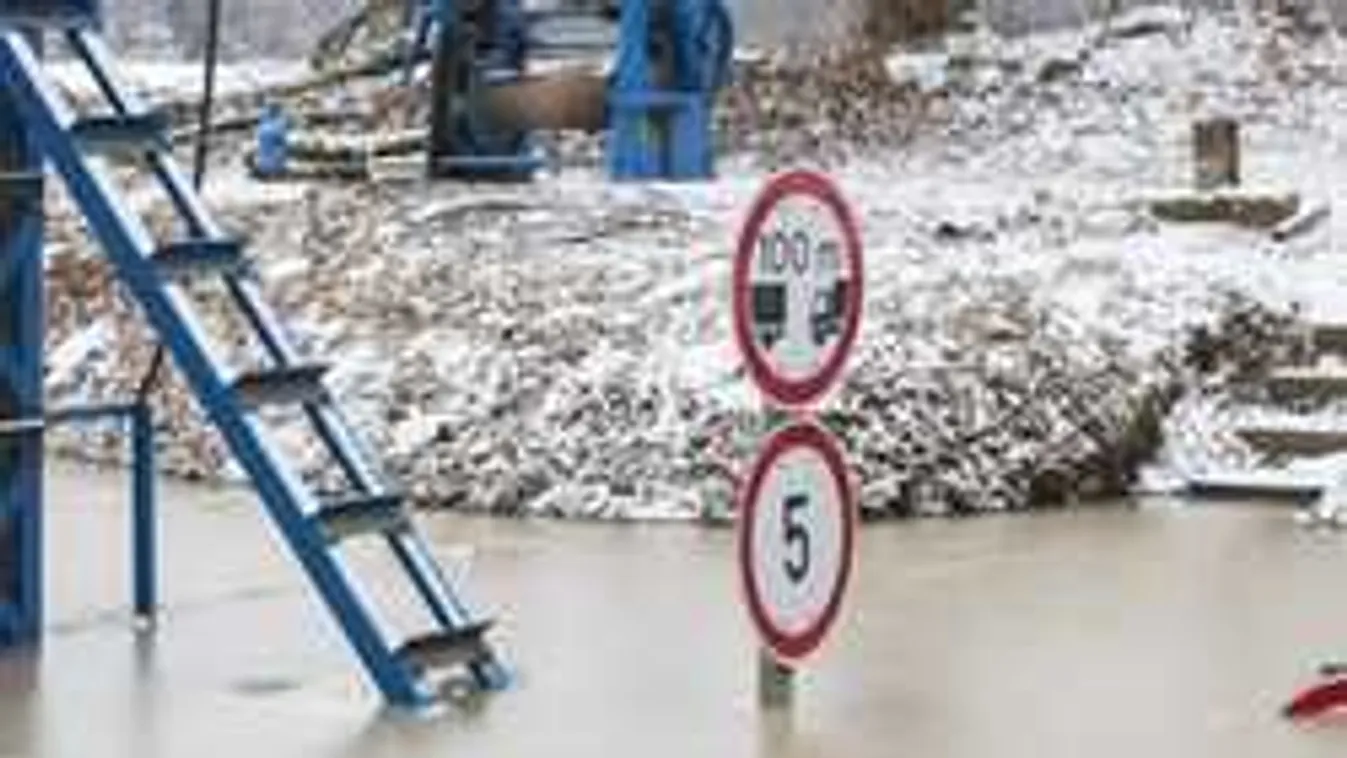 Robbantásra készülnek a folyón: erőművet veszélyeztet a jeges ár