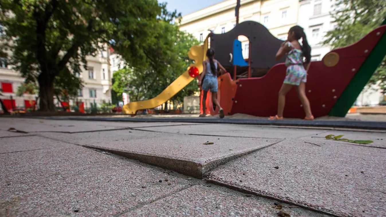 „A kisfiam a játszótéren egy használt női egészségügyi terméket talált” – áldatlan állapotok Budapesten