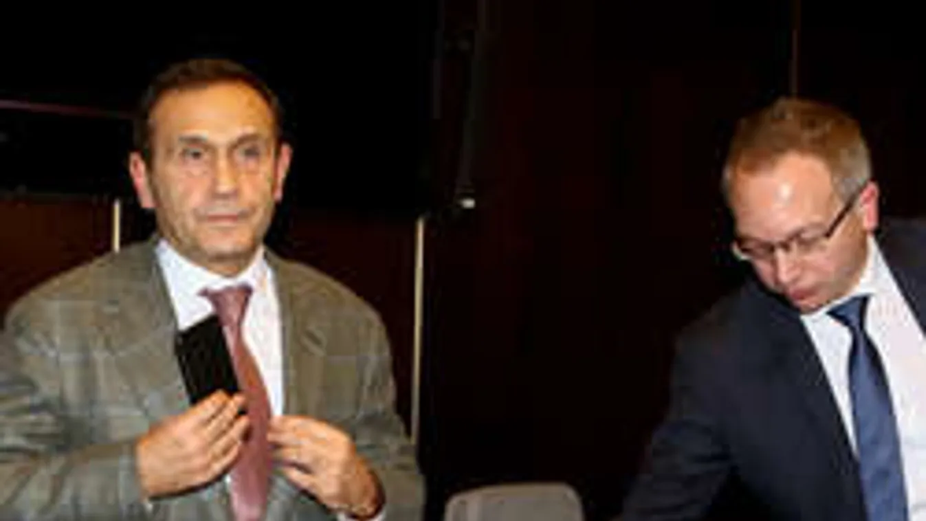 Ragaszkodik Gyárfáshoz a magyar úszás, itt a reakció