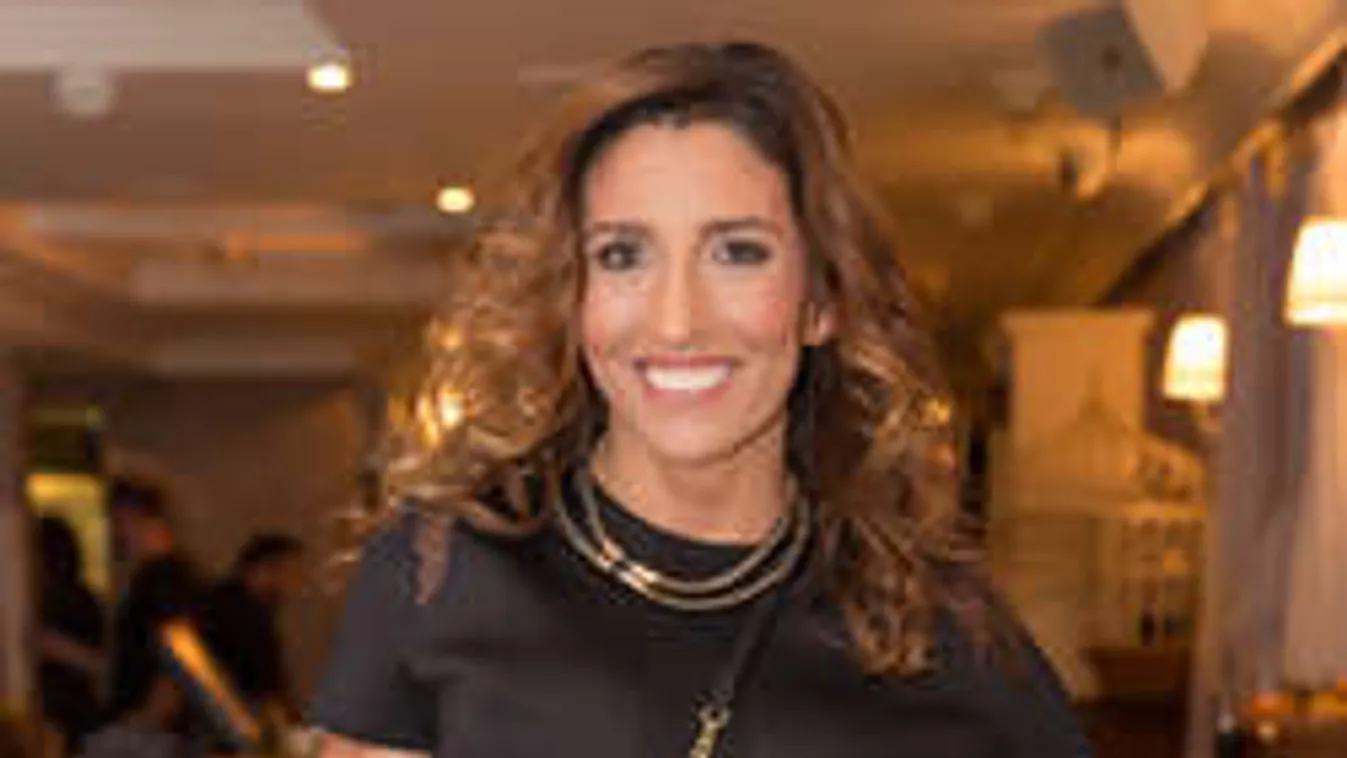 Csomagológyárban dolgozik Rubint Réka unokahúga