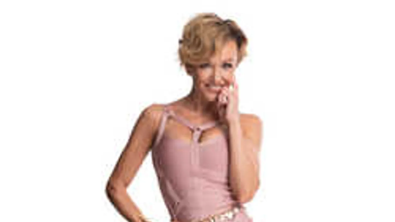 Hiába a hideg, Szandi bikinire vetkőzött