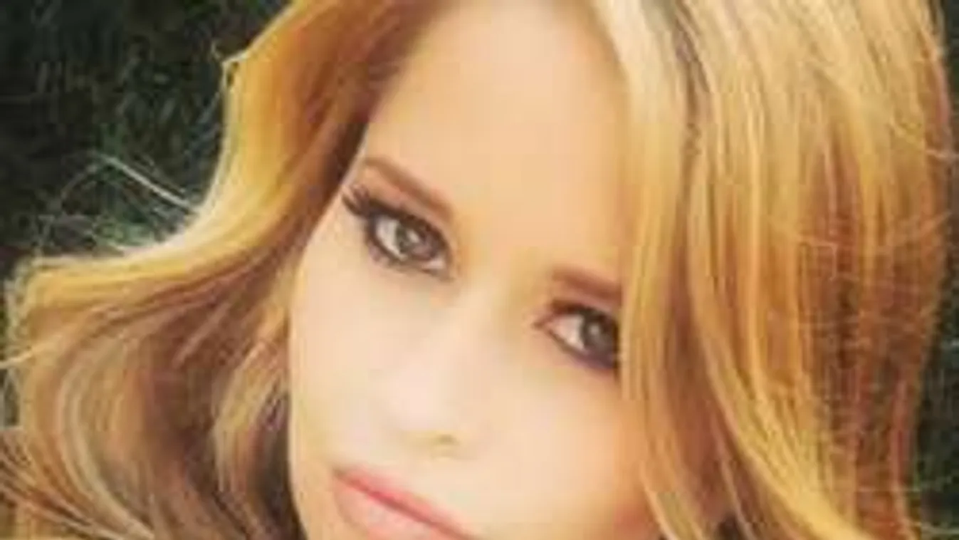 Ilyen ruhában tündökölt Király Linda a testvére esküvőjén