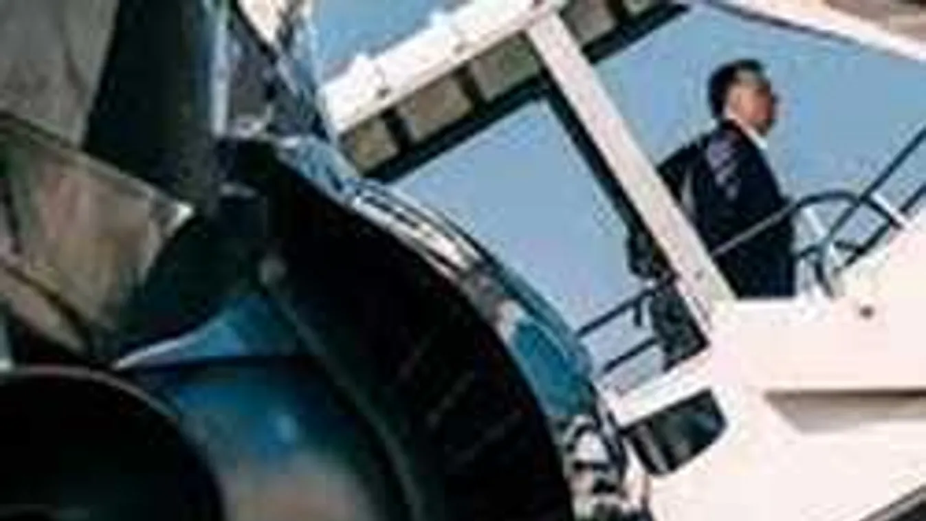 Fapados utazás Milánóba, de volt-e sapka Orbán Viktoron?