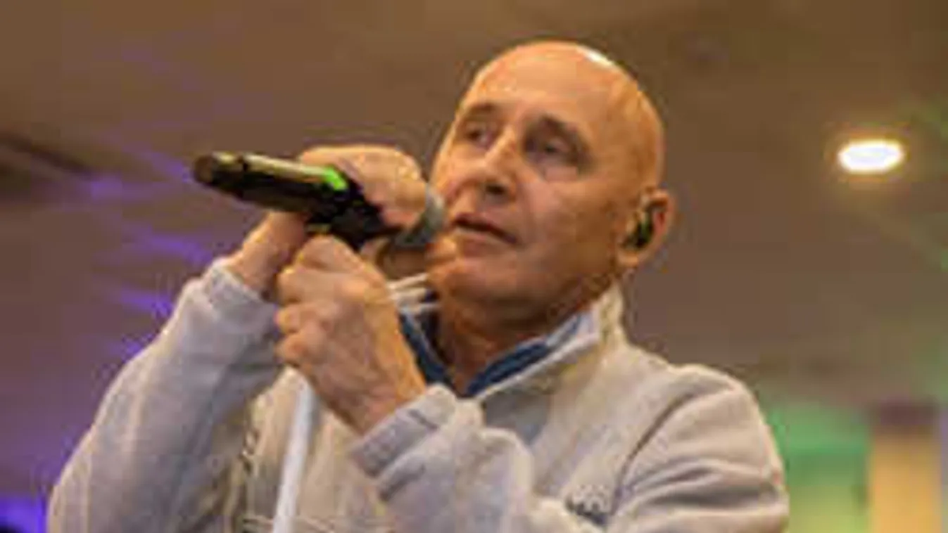 Pataky Attila elárulta, miért vett gumi óvszert a fiának