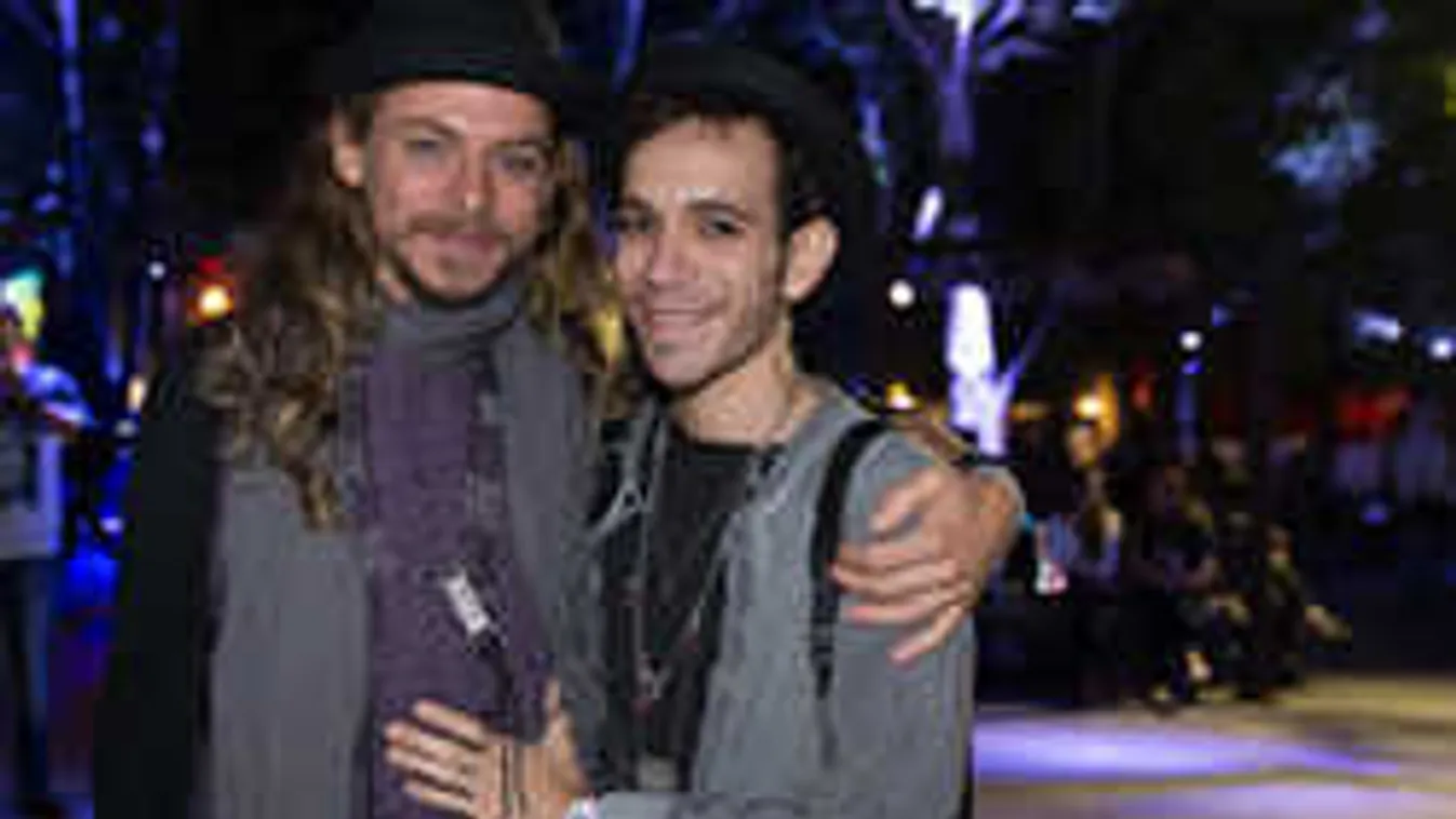 Sírva vette át engedélyét Steiner Kristóf