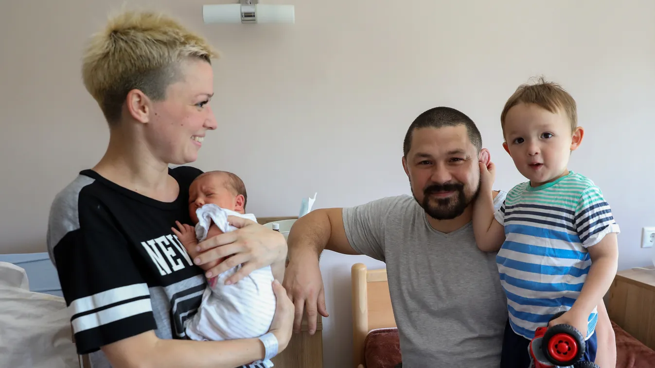 Nagy volt az ijedtség, gyermekei betegségéről vallott a magyar sztárpár