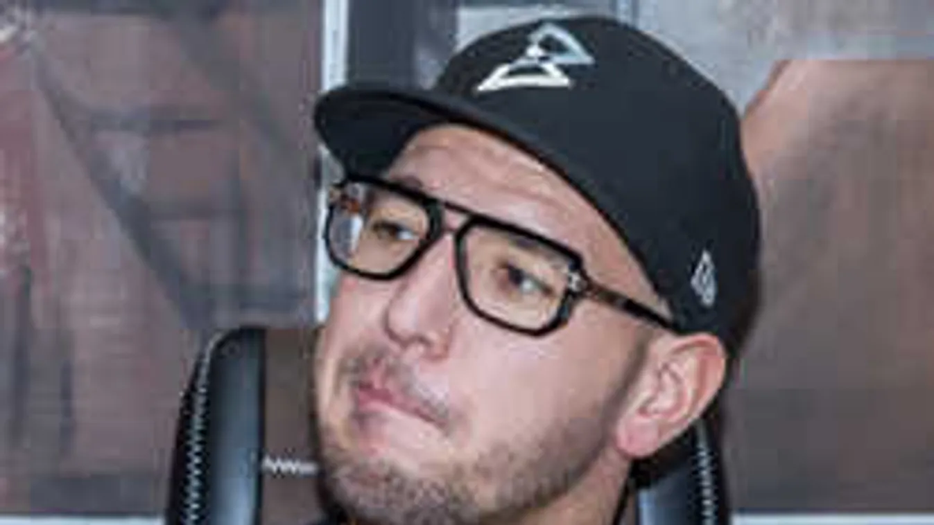 Durván kiborultak a rajongók Curtisre, ezt már nem nézik el neki