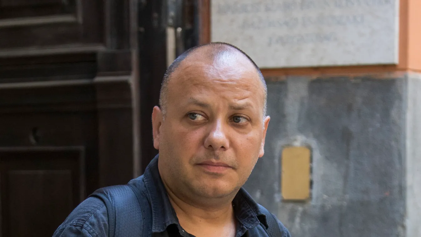 „Imádkozunk érte! Ő a család tagja!” – megszólalt Damu Roland édesanyja