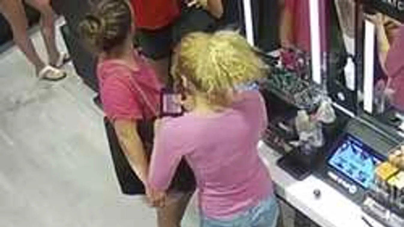 Pofátlanul lopkodta a kozmetikumokat ez a két nő - videó