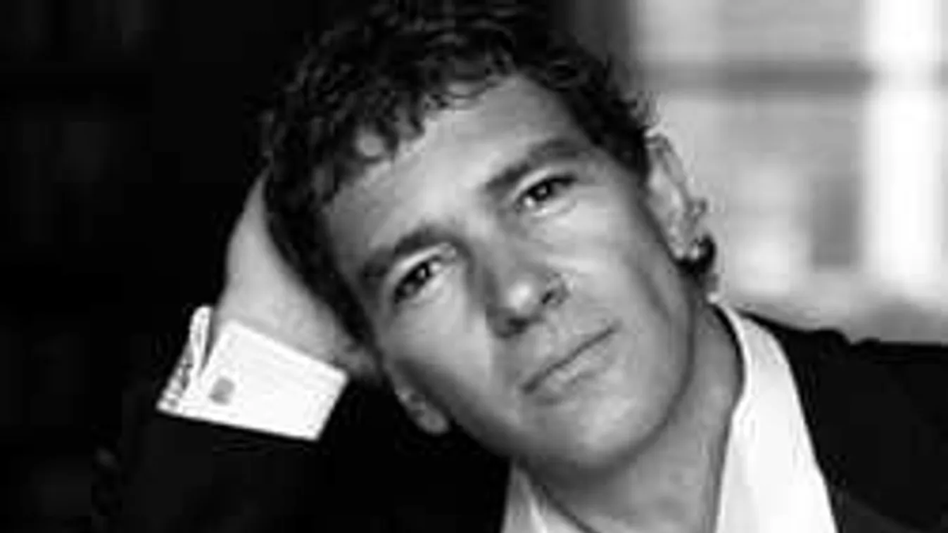 Tragédia, összeomlott a gyásztól a sármos sztárszínész