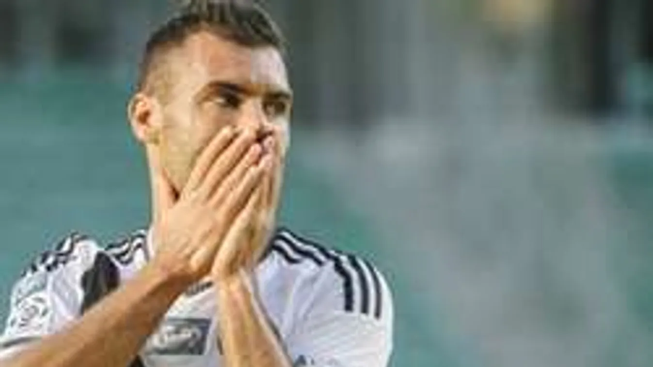 Csalódott a magyar csatár, mégis Angliába igazol?