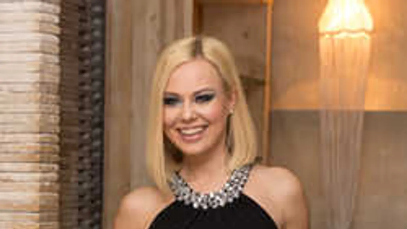 Levetkőzött, megmutatta hibátlan fenekét a szexi magyar sztár