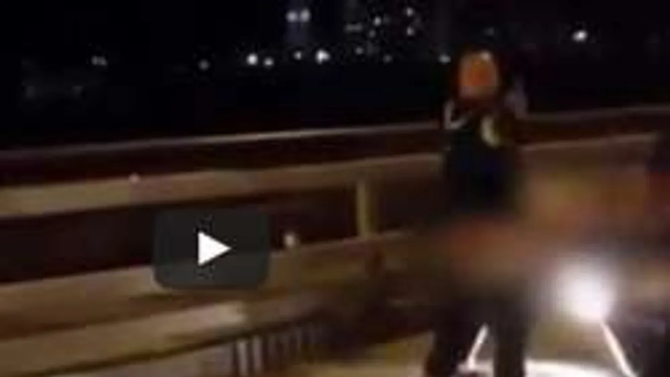 Az úttest közepén esett egymásnak a szexelő pár! Filmre vette egy járókelő