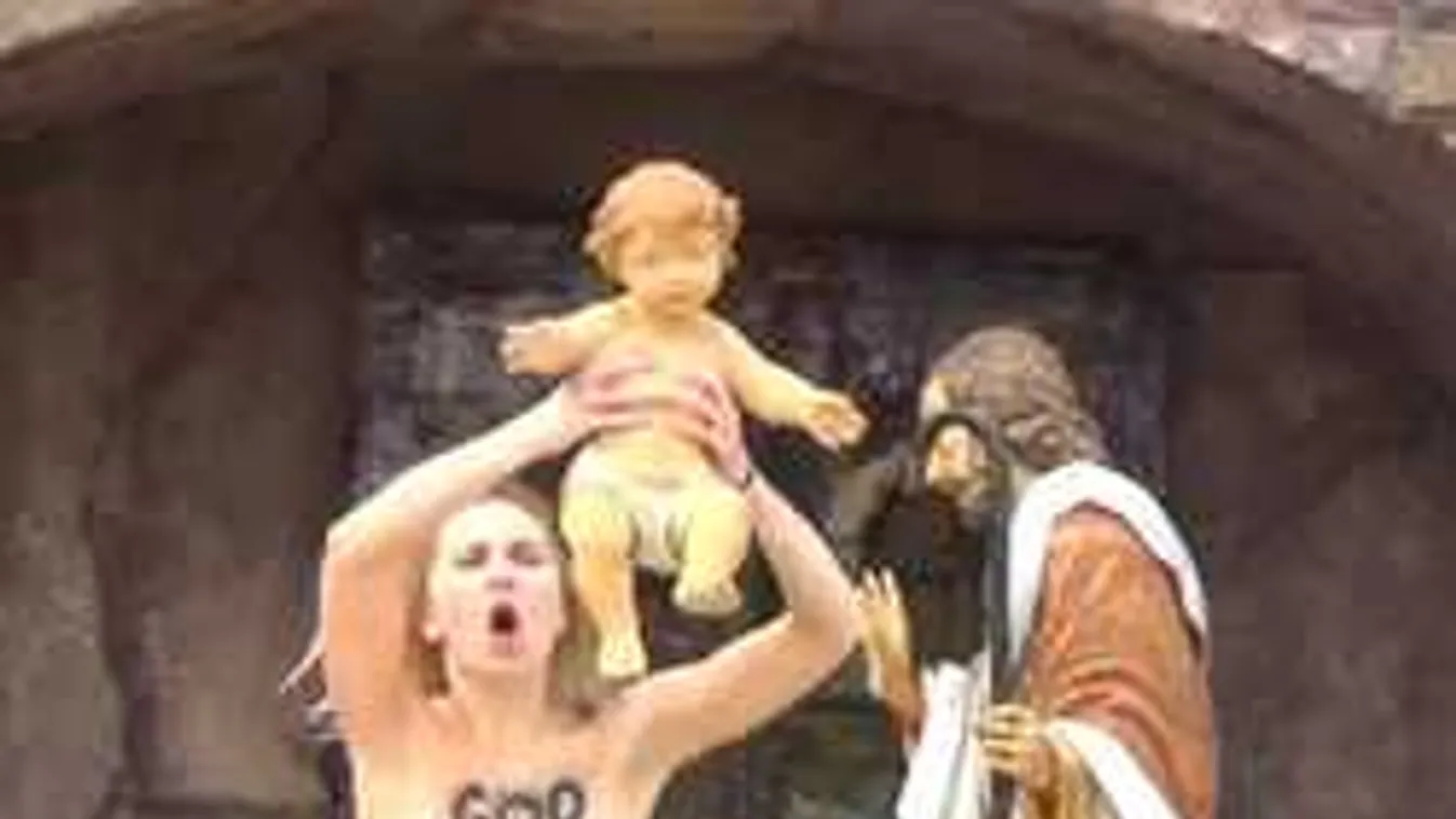 Egy félmeztelen nő mászott be a Szent Péter téri jászolba! - videó