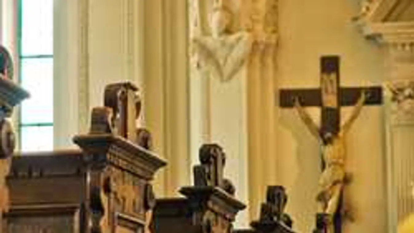 Zavart férfit találtak a templomkertben, nem emlékezett, ki ő