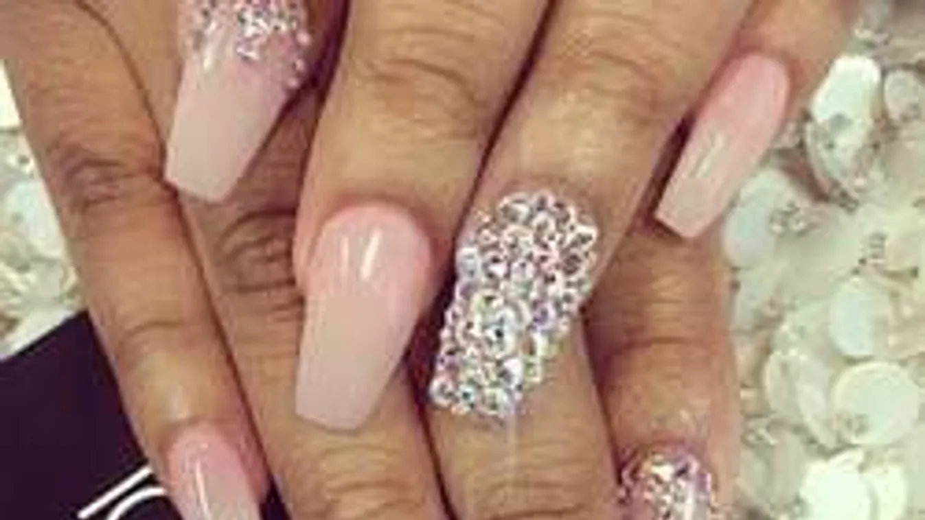 Elképesztően szexi a 2016-os körömdivat! Nézd csak!
