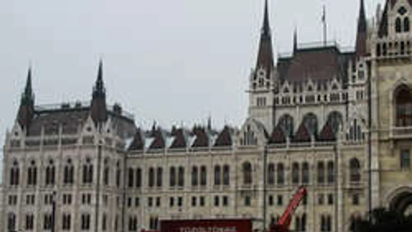 Hát ez hogy lehetséges? A Parlamentre mászott fel a nem normális férfi!