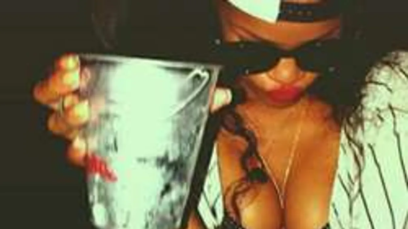 Intim piercinget villantott Rihanna